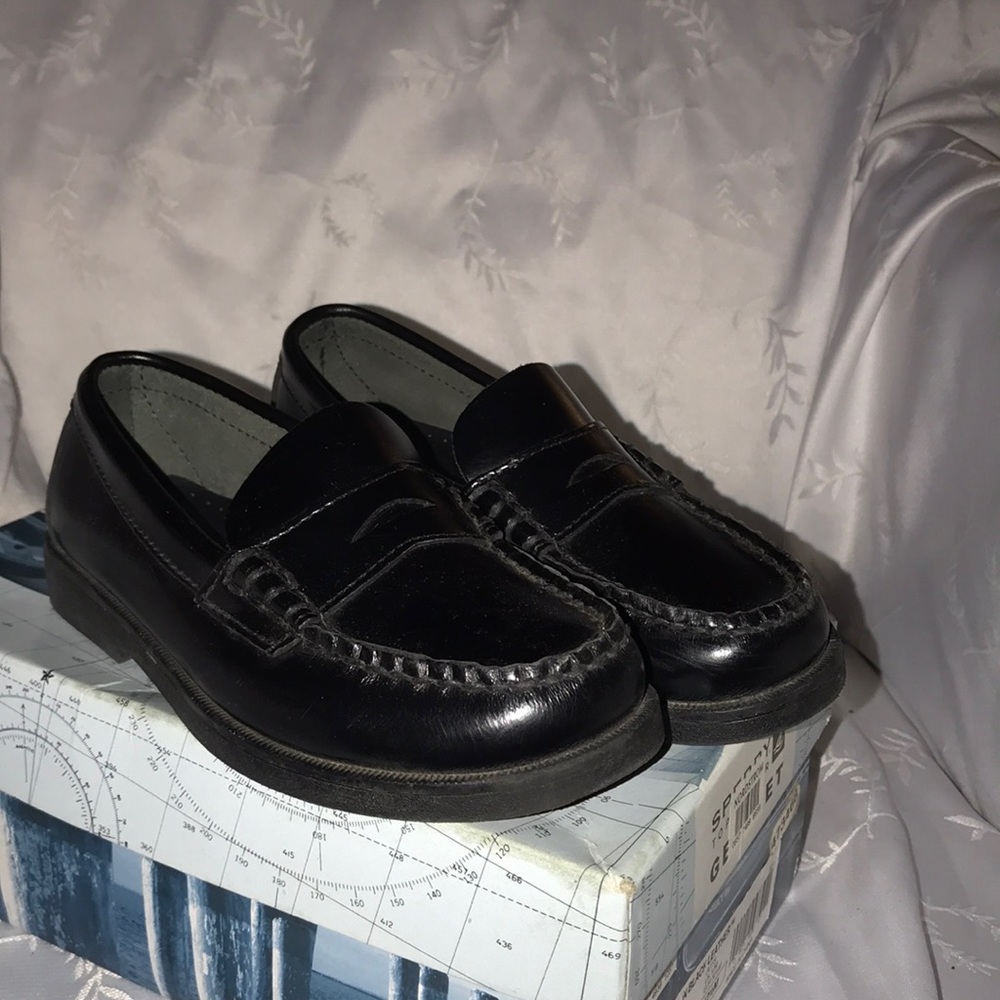 Boys shoes